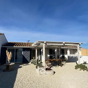 Mas Des Oliviers, Maison Avec Piscine Privative Et Chauffee Locamargue Hébergement de vacances